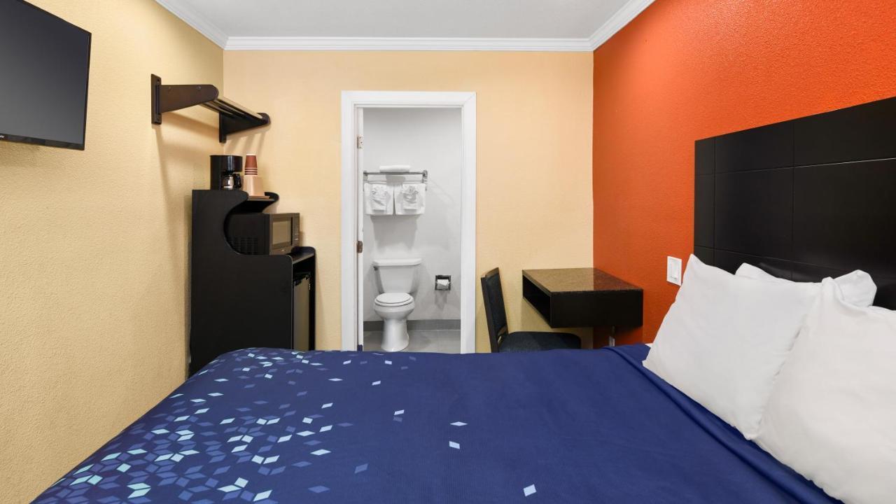 Scandia Motel Carlsbad Kültér fotó